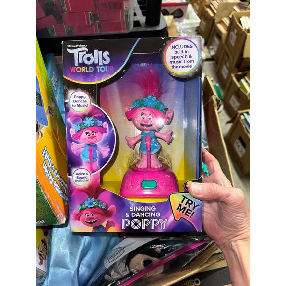 Trolls World Tour Poppy Singing and Dancing to Music Sound Kids Toys Brand NEW! - Picture 9 of 9